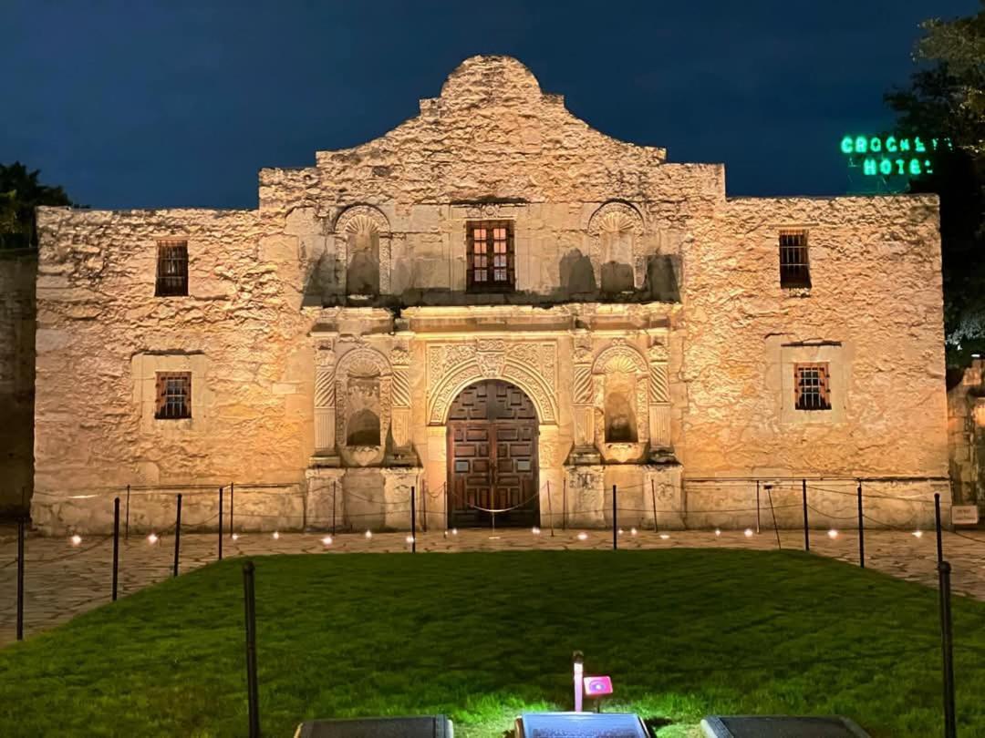 Viva Fiesta Condo On San Antonio Riverwalk エクステリア 写真
